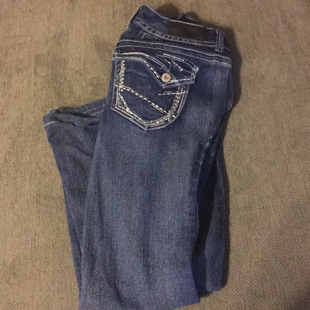 Hardly worn super cute boot cut jeans from Rue 21!